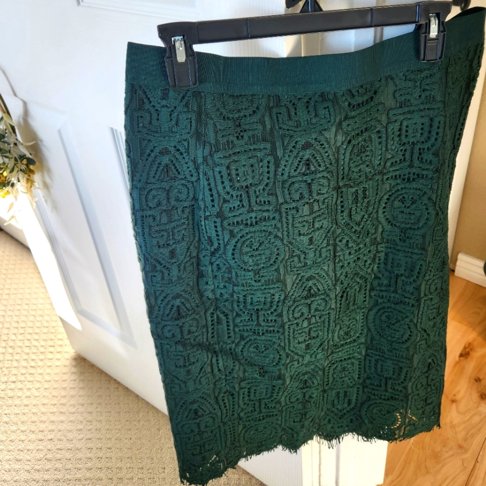 Ann Taylor Pencil Skirt, Size 14, Emerald Green
